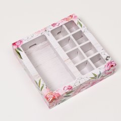 Коробка на 8 конфет и плитку шоколада с окном "Цветы" 17,7х17,8х3,8 см 7730331